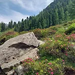 Burg Laudegg Blick 아파트 Faggen