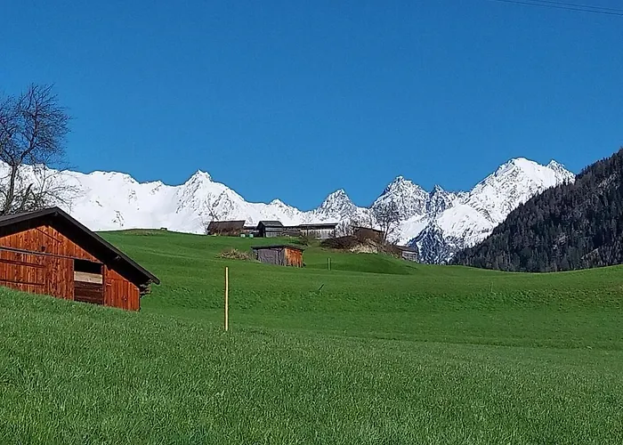 Burg Laudegg Blick *