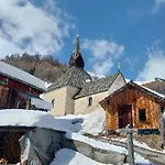 Burg Laudegg Blick Appartement